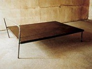 Gediminas Akstinas
Pradžia ir galas lovoje. Metalas, lakštinis plienas.